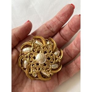 Vintage MIRIAM HASKELL Filigree Goldtone Baroque Pearl Flower Brooch Pin Large